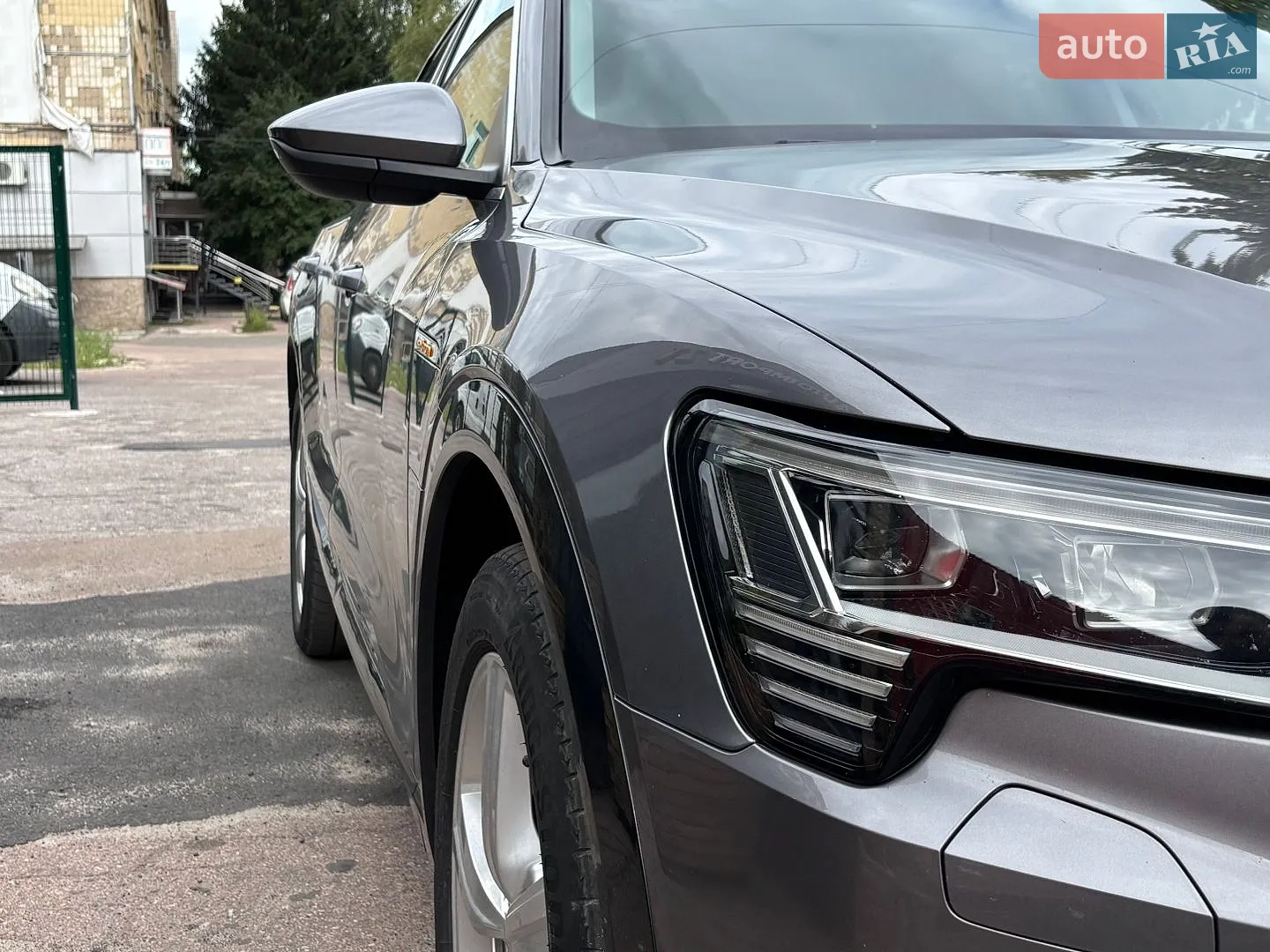 2020 Audi e-tron - мініатюра 16