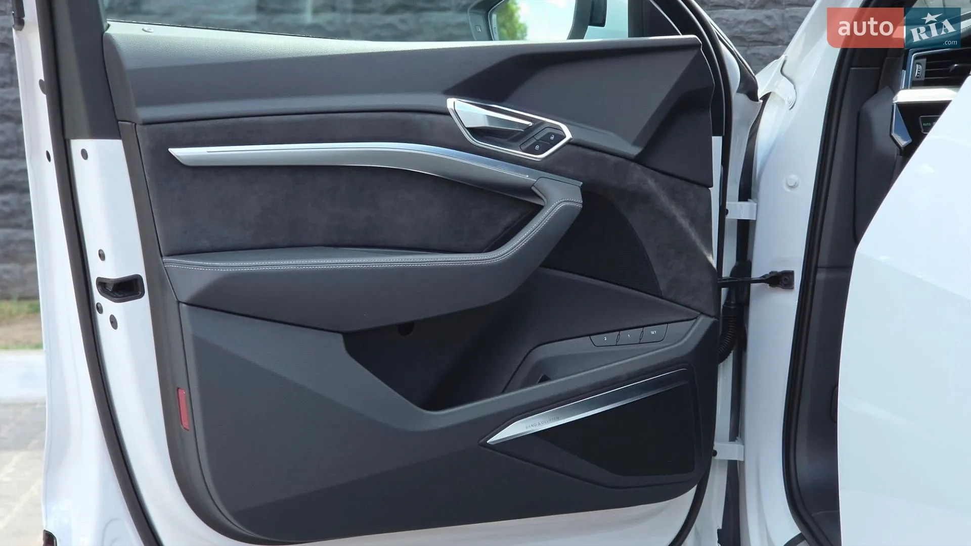 2019 Audi e-tron - мініатюра 12