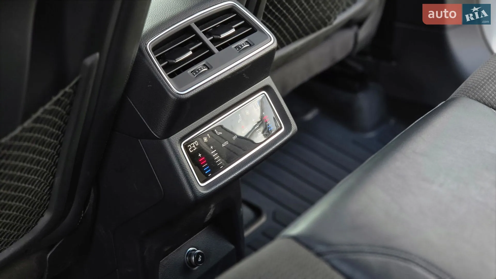 2019 Audi e-tron - мініатюра 20