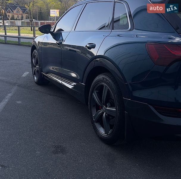 Внедорожник / Кроссовер Audi e-tron 2019 в Киеве