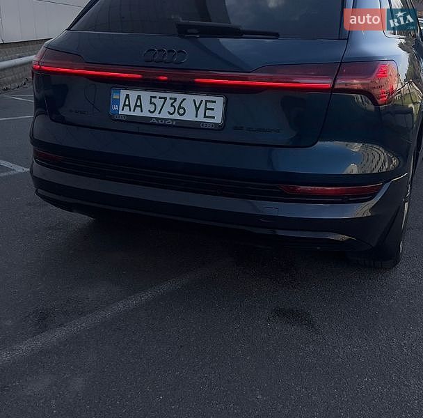 Внедорожник / Кроссовер Audi e-tron 2019 в Киеве