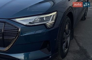 Внедорожник / Кроссовер Audi e-tron 2019 в Киеве