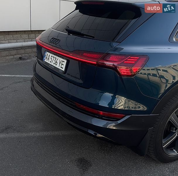 Внедорожник / Кроссовер Audi e-tron 2019 в Киеве