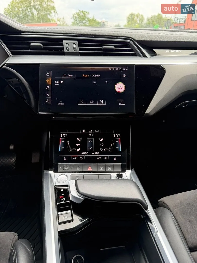 2019 Audi e-tron - мініатюра 21