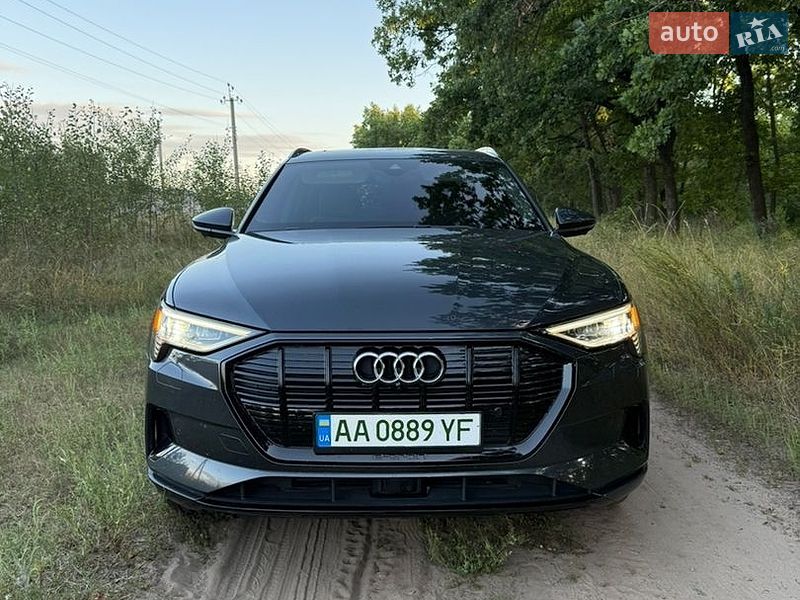 Позашляховик / Кросовер Audi e-tron 2019 в Києві