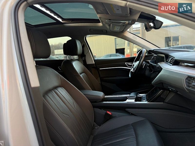 Внедорожник / Кроссовер Audi e-tron 2019 в Львове