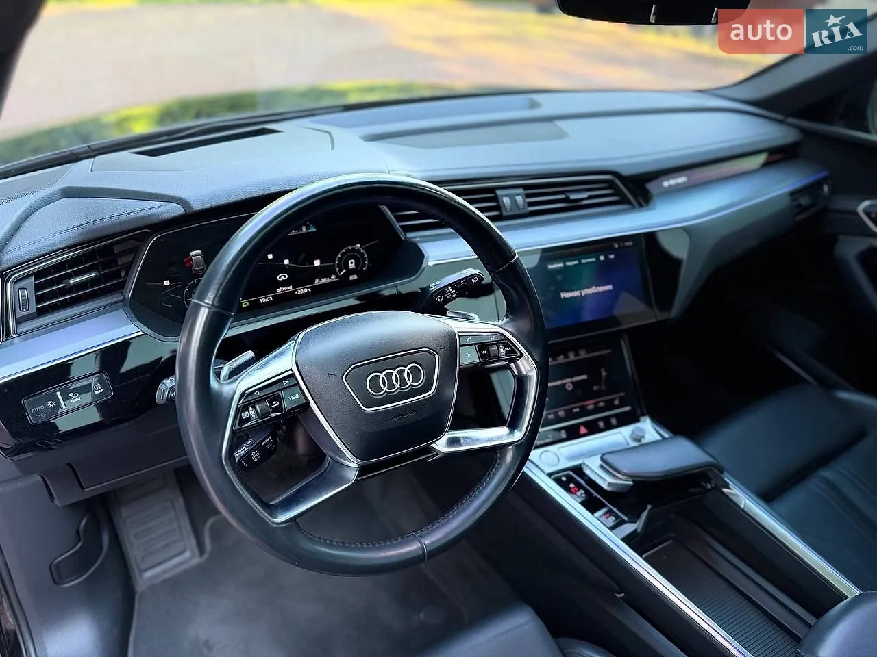 2018 Audi e-tron - мініатюра 38