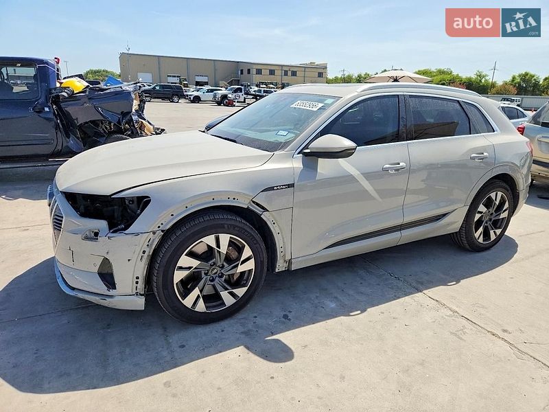 Audi e-tron 2022