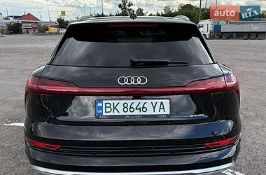 Внедорожник / Кроссовер Audi e-tron 2019 в Ровно
