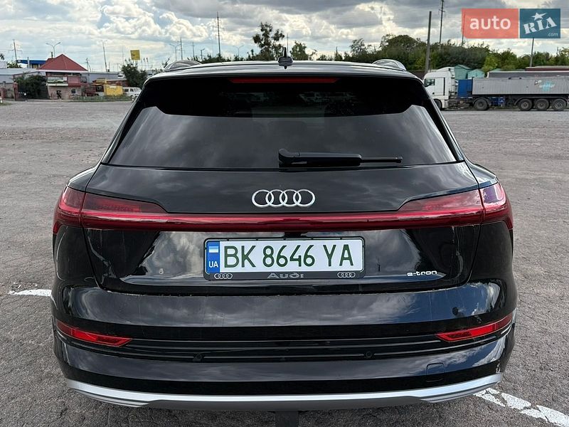 Внедорожник / Кроссовер Audi e-tron 2019 в Ровно