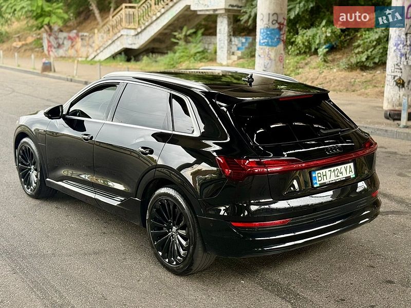 Позашляховик / Кросовер Audi e-tron 2019 в Одесі