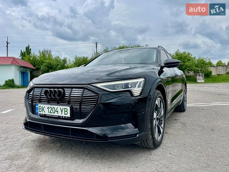 Внедорожник / Кроссовер Audi e-tron 2021 в Ровно Внедорожник / Кроссовер Audi e-tron 2021 в Ровно