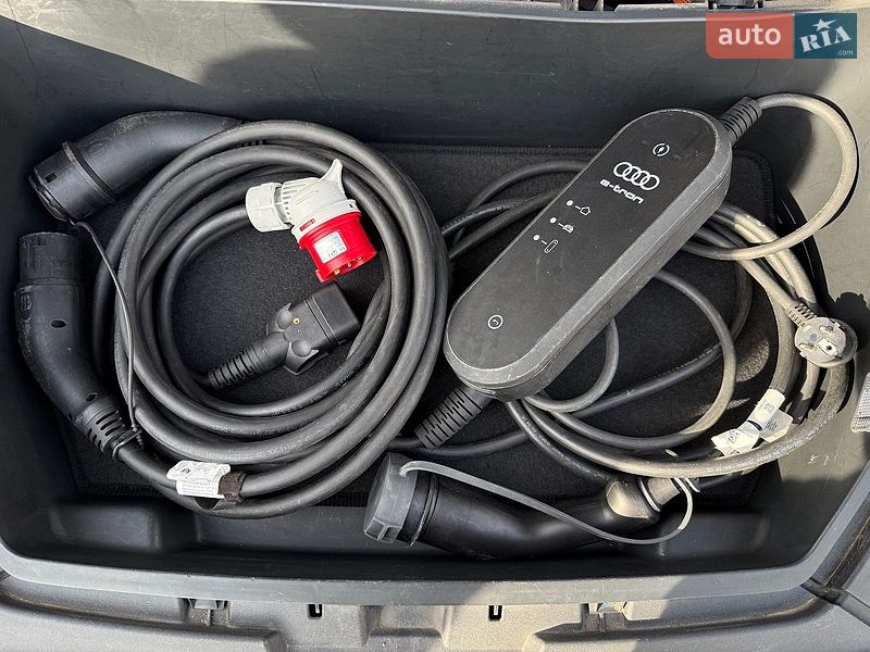 Внедорожник / Кроссовер Audi e-tron 2020 в Львове фото 27 Внедорожник / Кроссовер Audi e-tron 2020 в Львове