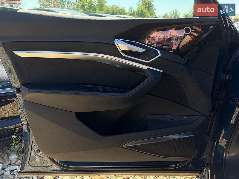 Внедорожник / Кроссовер Audi e-tron 2020 в Львове фото 30 Внедорожник / Кроссовер Audi e-tron 2020 в Львове
