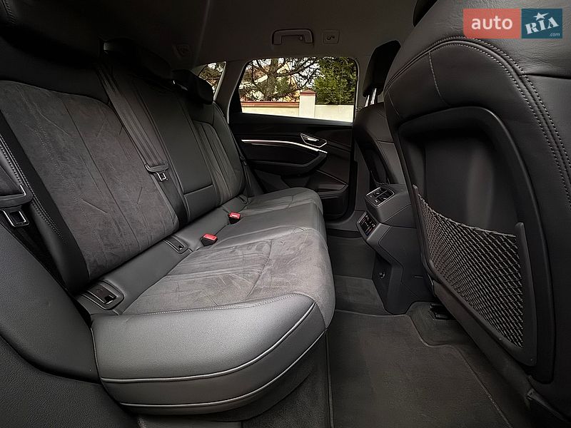 Позашляховик / Кросовер Audi e-tron 2022 в Києві