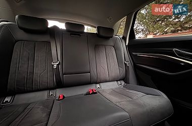 Позашляховик / Кросовер Audi e-tron 2022 в Києві