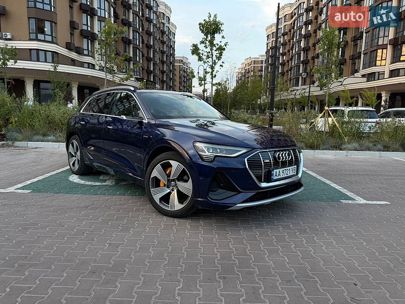 Внедорожник / Кроссовер Audi e-tron 2020 в Киеве