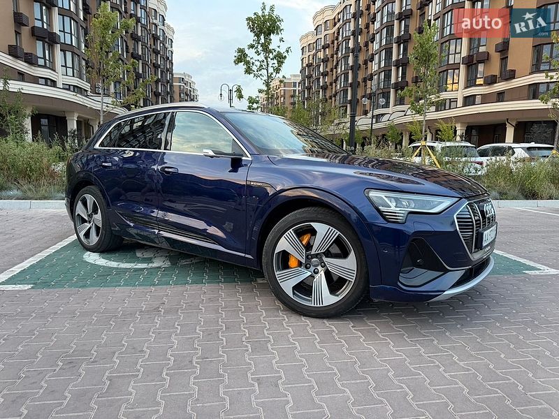 Внедорожник / Кроссовер Audi e-tron 2020 в Киеве