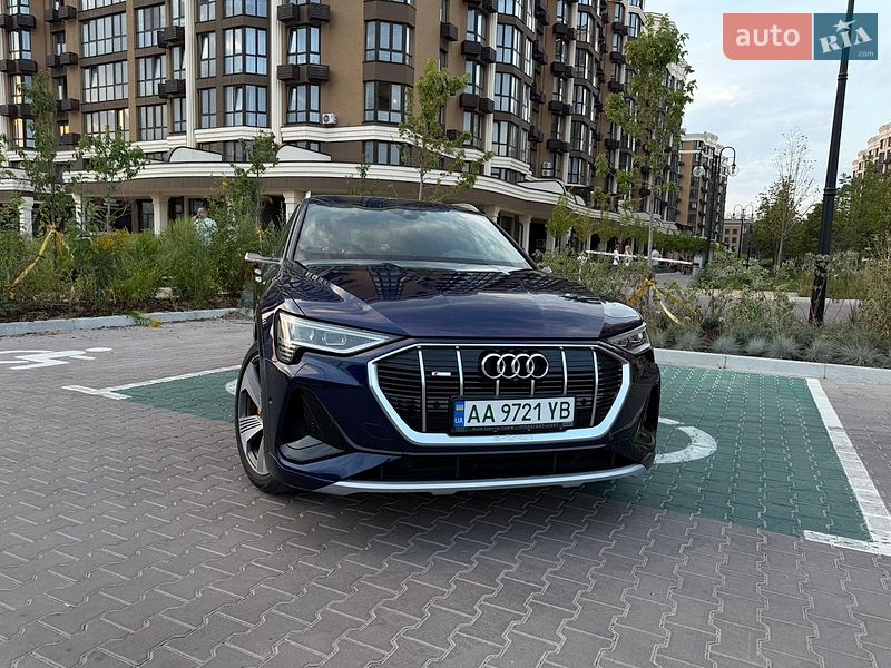 Внедорожник / Кроссовер Audi e-tron 2020 в Киеве