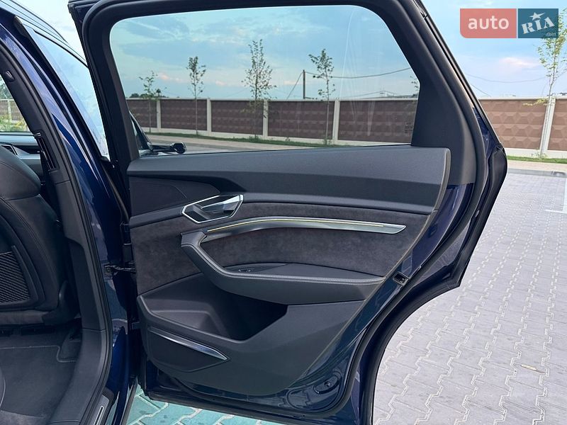 Внедорожник / Кроссовер Audi e-tron 2020 в Киеве