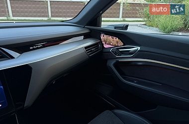 Внедорожник / Кроссовер Audi e-tron 2020 в Киеве