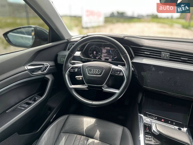 Внедорожник / Кроссовер Audi e-tron 2020 в Березному
