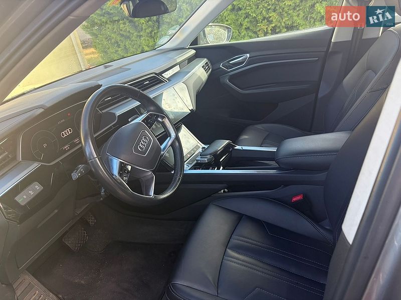 Внедорожник / Кроссовер Audi e-tron 2019 в Казатине