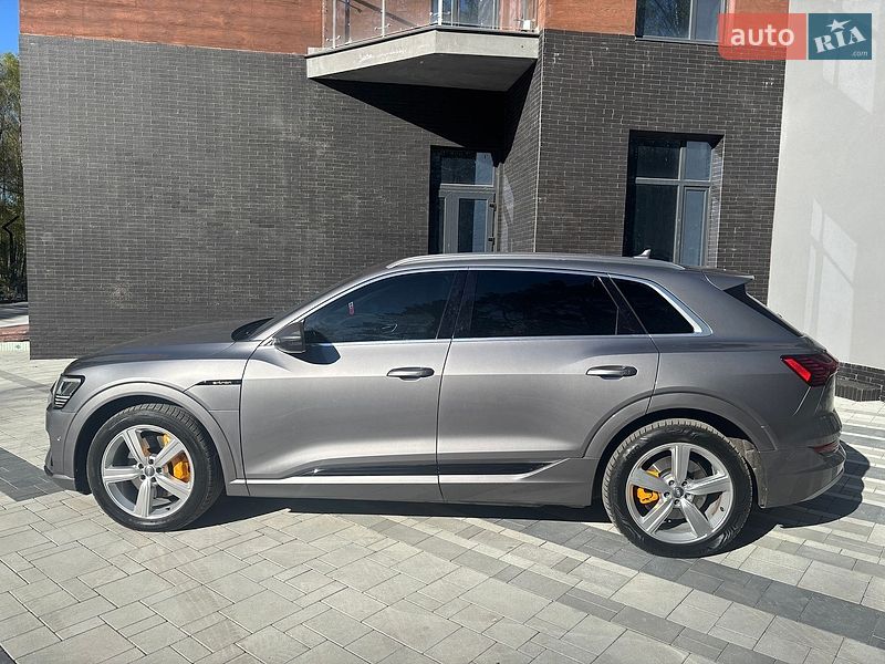Внедорожник / Кроссовер Audi e-tron 2019 в Тернополе