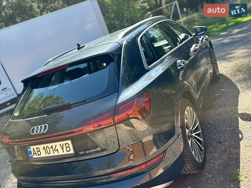 Позашляховик / Кросовер Audi e-tron 2020 в Вінниці