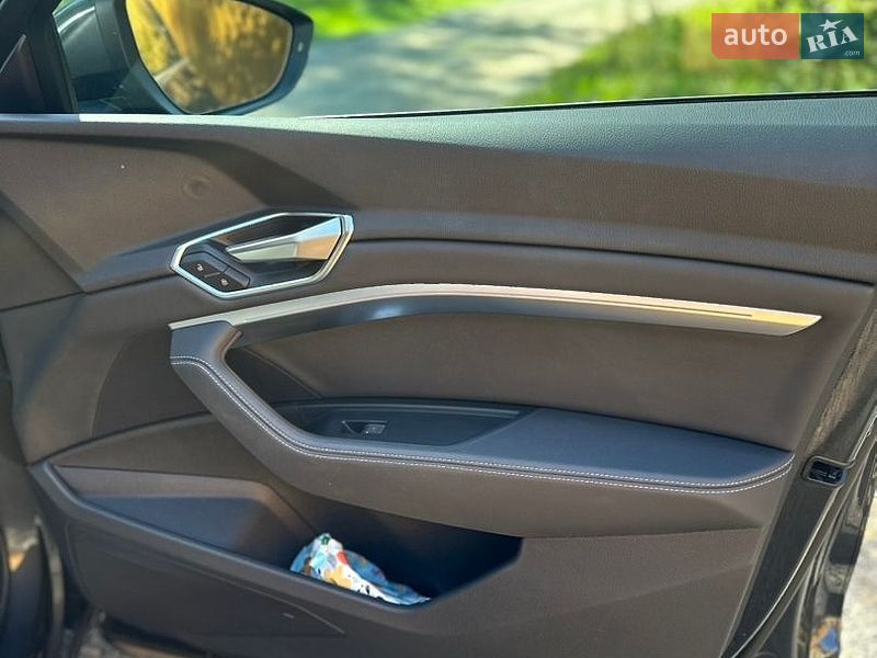 Позашляховик / Кросовер Audi e-tron 2020 в Вінниці