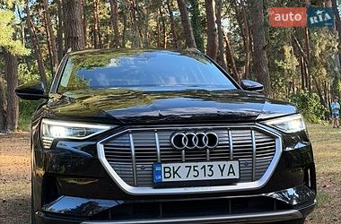 Позашляховик / Кросовер Audi e-tron 2019 в Рівному