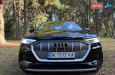Позашляховик / Кросовер Audi e-tron 2019 в Рівному