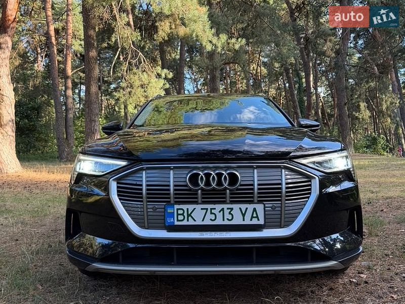 Позашляховик / Кросовер Audi e-tron 2019 в Рівному
