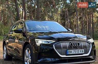 Позашляховик / Кросовер Audi e-tron 2019 в Рівному