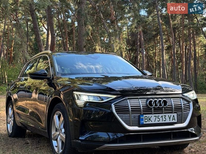 Позашляховик / Кросовер Audi e-tron 2019 в Рівному