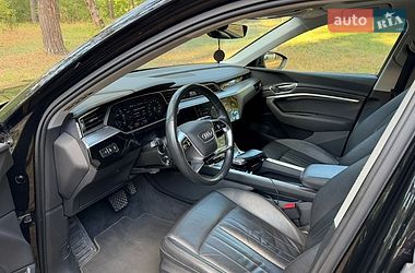Позашляховик / Кросовер Audi e-tron 2019 в Рівному