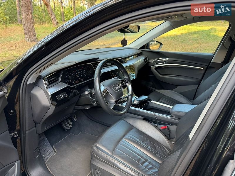 Позашляховик / Кросовер Audi e-tron 2019 в Рівному
