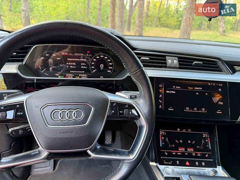 Внедорожник / Кроссовер Audi e-tron 2019 в Ровно
