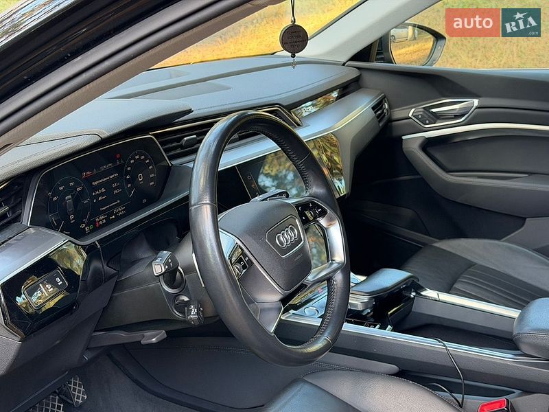 Позашляховик / Кросовер Audi e-tron 2019 в Рівному