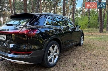 Позашляховик / Кросовер Audi e-tron 2019 в Рівному