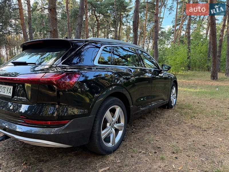Позашляховик / Кросовер Audi e-tron 2019 в Рівному