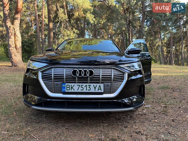 Позашляховик / Кросовер Audi e-tron 2019 в Рівному