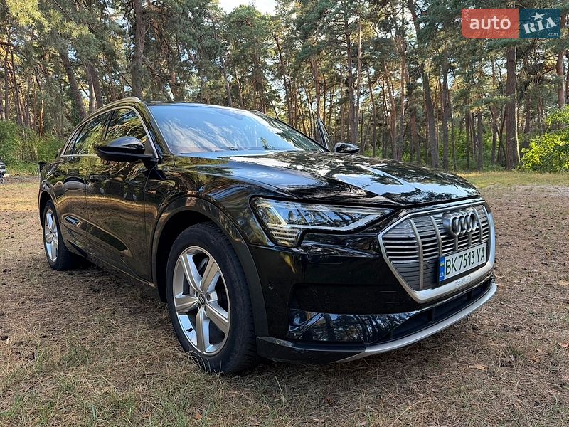Позашляховик / Кросовер Audi e-tron 2019 в Рівному