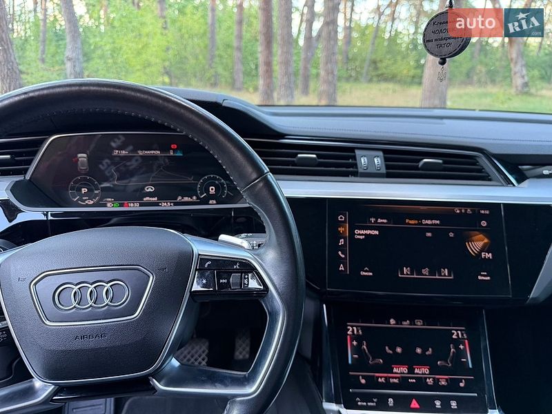 Позашляховик / Кросовер Audi e-tron 2019 в Рівному