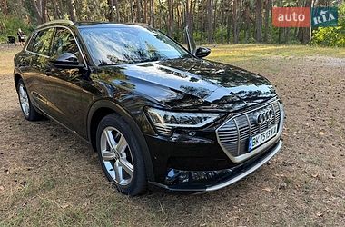 Позашляховик / Кросовер Audi e-tron 2019 в Рівному