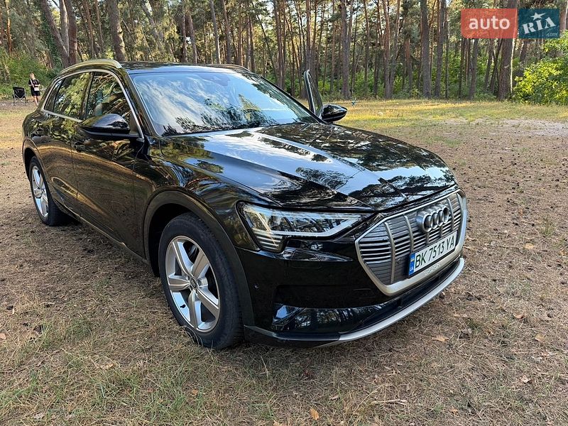 Позашляховик / Кросовер Audi e-tron 2019 в Рівному
