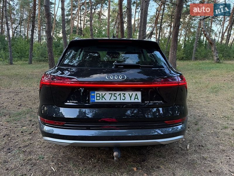 Позашляховик / Кросовер Audi e-tron 2019 в Рівному