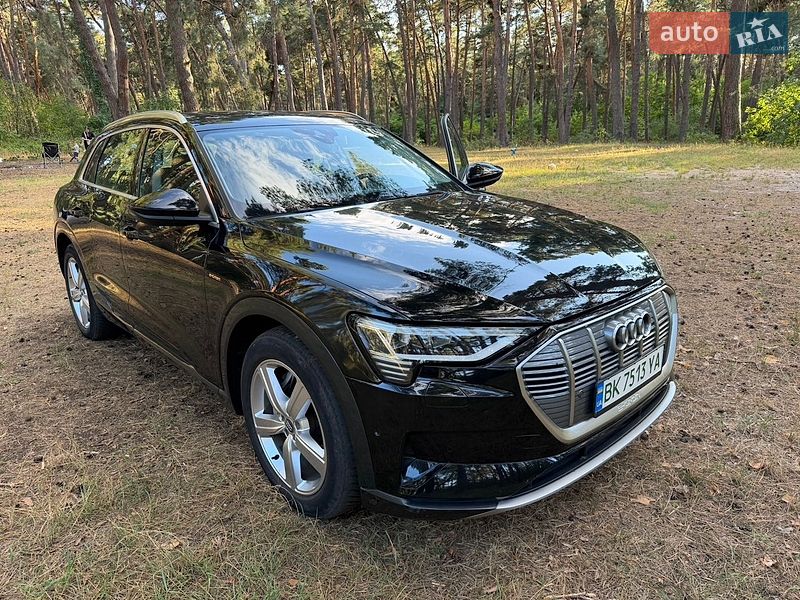 Позашляховик / Кросовер Audi e-tron 2019 в Рівному