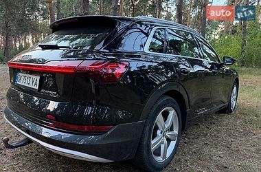 Позашляховик / Кросовер Audi e-tron 2019 в Рівному