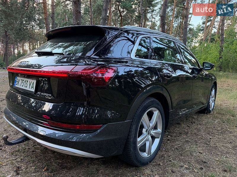 Позашляховик / Кросовер Audi e-tron 2019 в Рівному